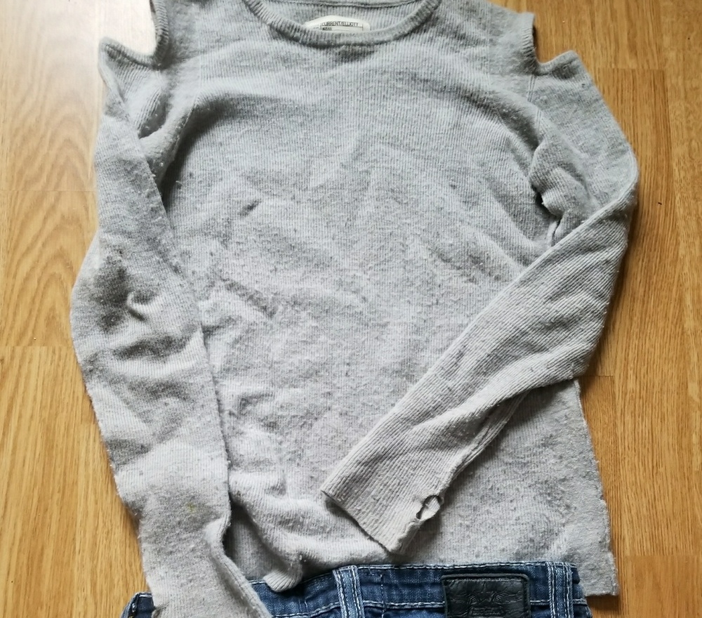 Sweater - Picture 5 of 6